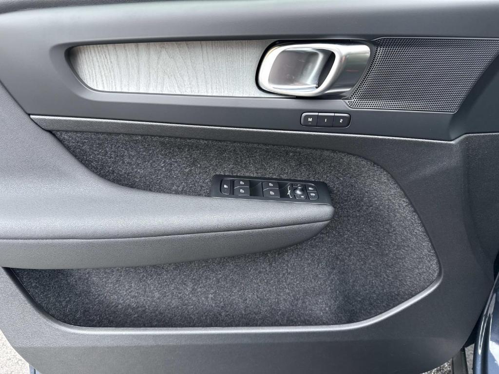 new 2026 Volvo XC40 car, priced at $46,425