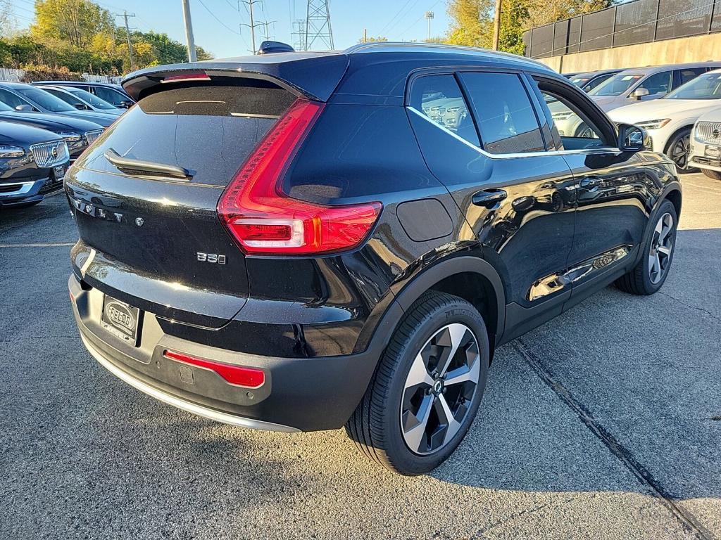 new 2025 Volvo XC40 car, priced at $46,015