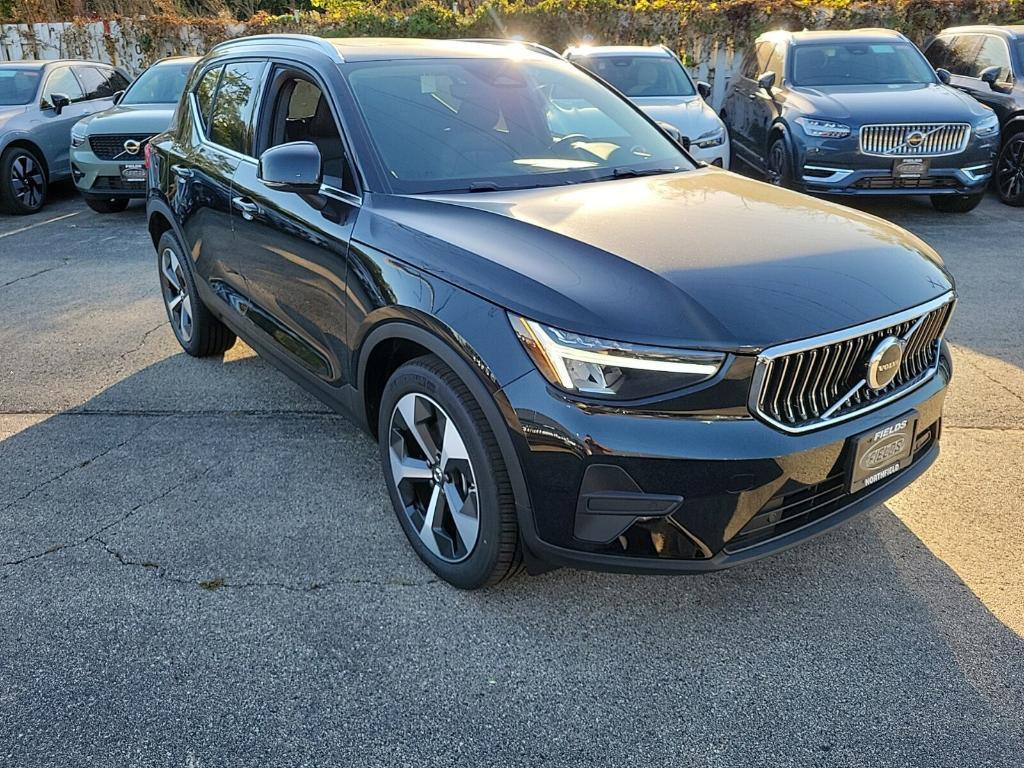 new 2025 Volvo XC40 car, priced at $46,015