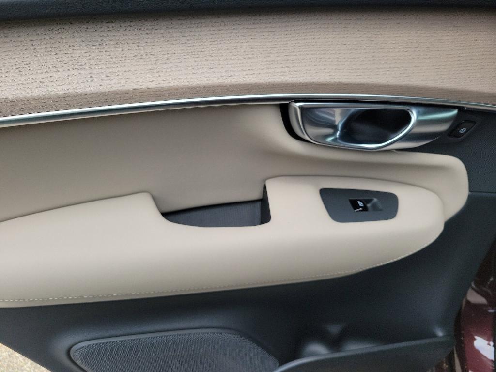new 2025 Volvo XC90 car, priced at $60,545