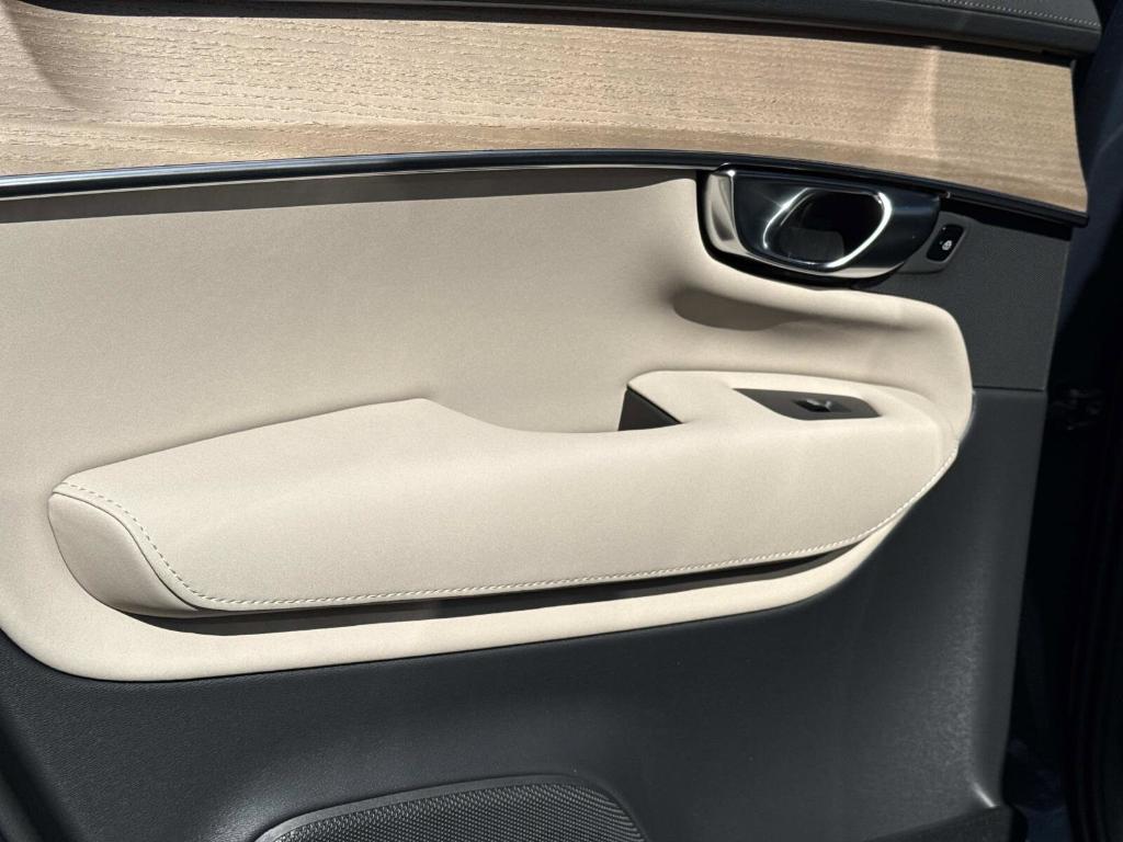 new 2026 Volvo XC90 car, priced at $77,755