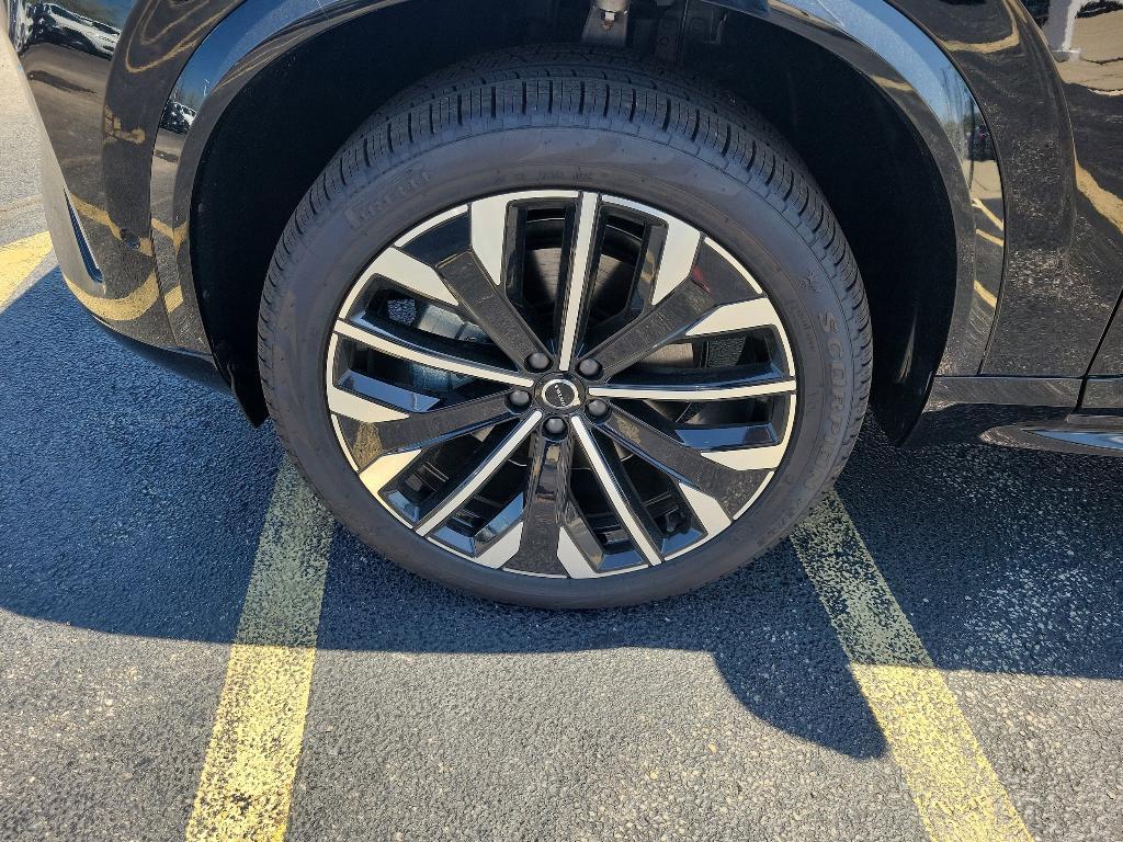 new 2025 Volvo XC90 car, priced at $74,805