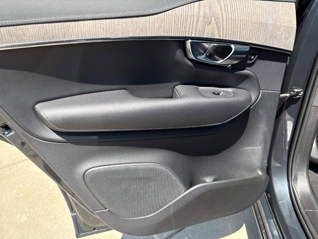 used 2022 Volvo XC90 car, priced at $43,989
