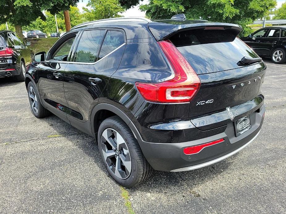 new 2025 Volvo XC40 car, priced at $46,015