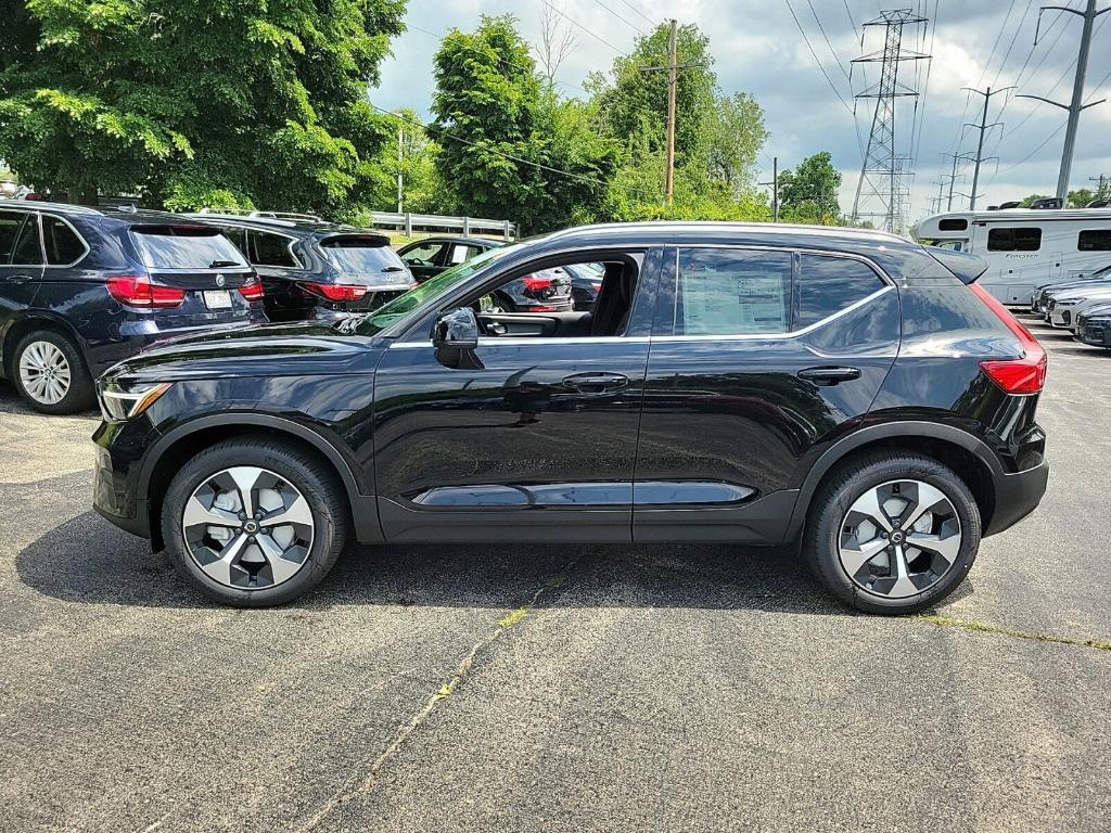 new 2025 Volvo XC40 car, priced at $46,015