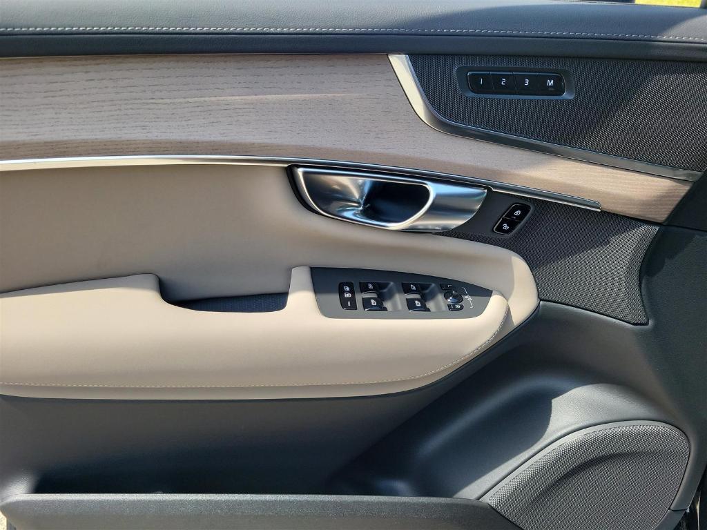new 2025 Volvo XC90 car, priced at $60,545