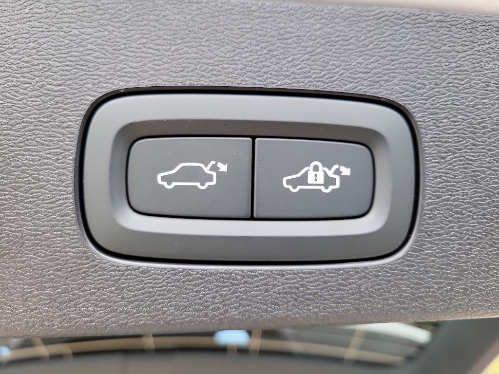 new 2025 Volvo V60 Cross Country car, priced at $58,975
