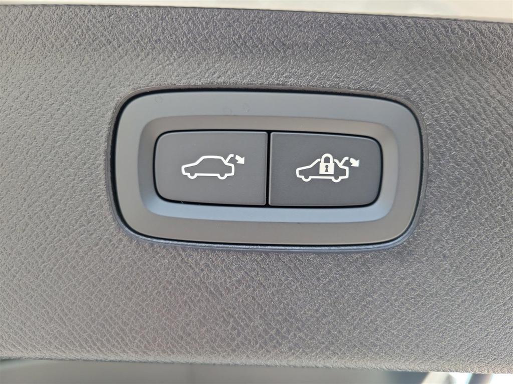 new 2025 Volvo XC90 Plug-In Hybrid car, priced at $78,805