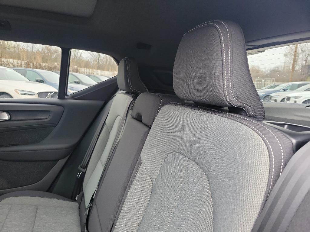 new 2025 Volvo XC40 car, priced at $45,165