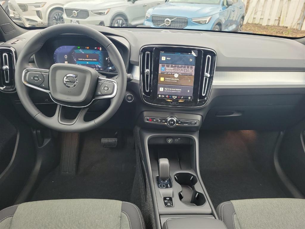 new 2025 Volvo XC40 car, priced at $45,165