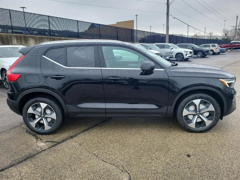new 2025 Volvo XC40 car, priced at $45,165