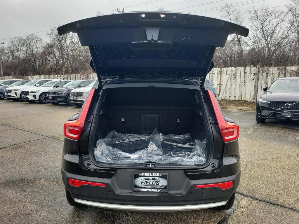 new 2025 Volvo XC40 car, priced at $45,165