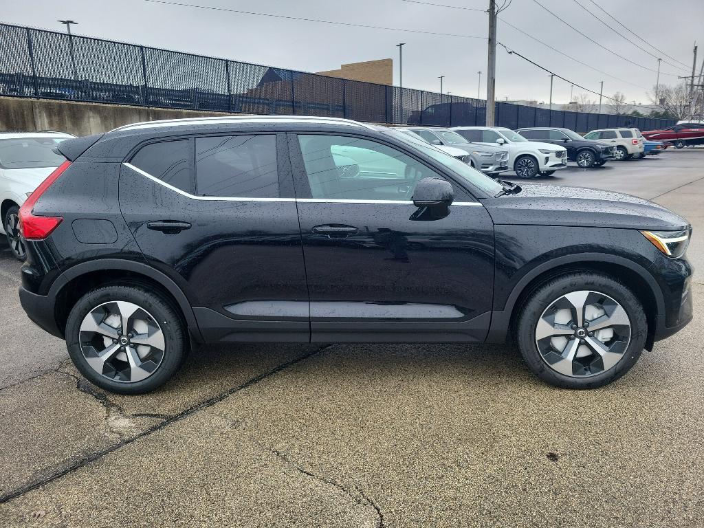 new 2025 Volvo XC40 car, priced at $45,165