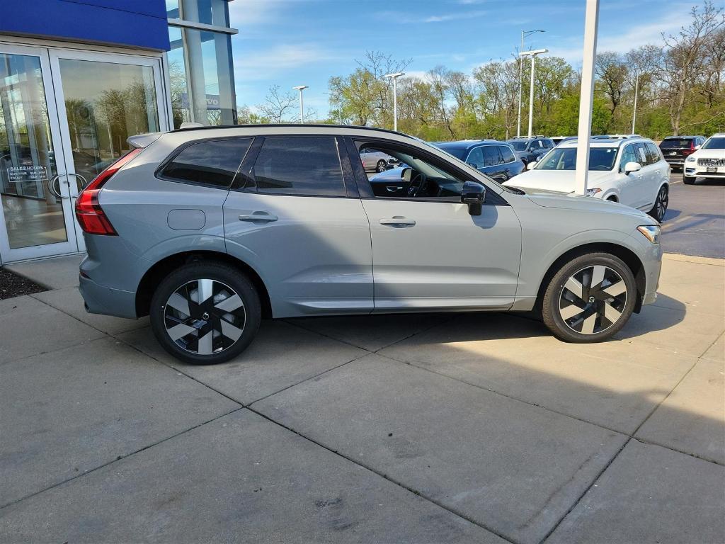 new 2025 Volvo XC60 Plug-In Hybrid car, priced at $66,260
