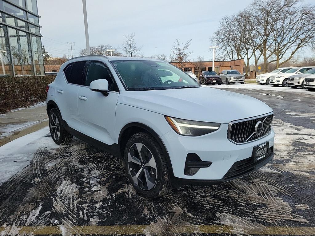 new 2025 Volvo XC40 car, priced at $45,800