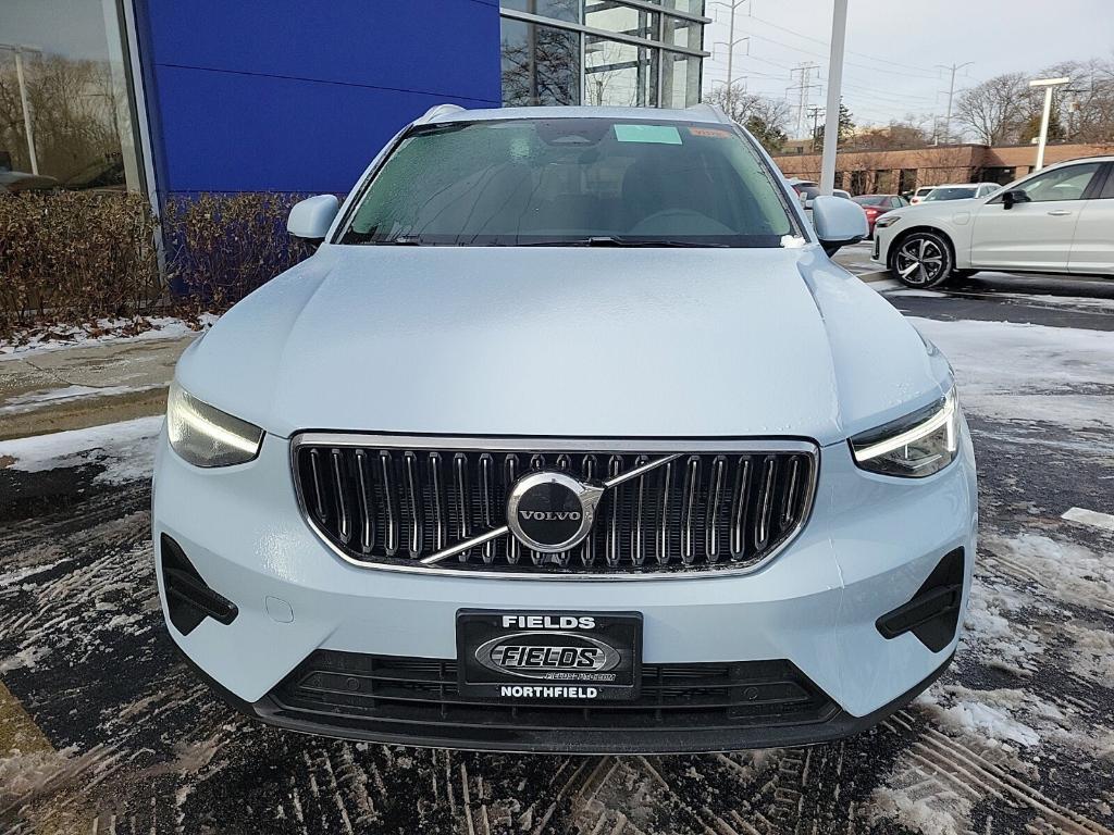 new 2025 Volvo XC40 car, priced at $45,800