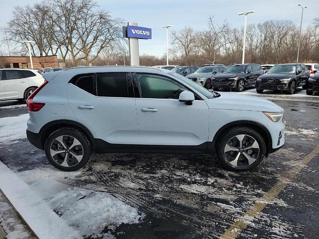 new 2025 Volvo XC40 car, priced at $45,800