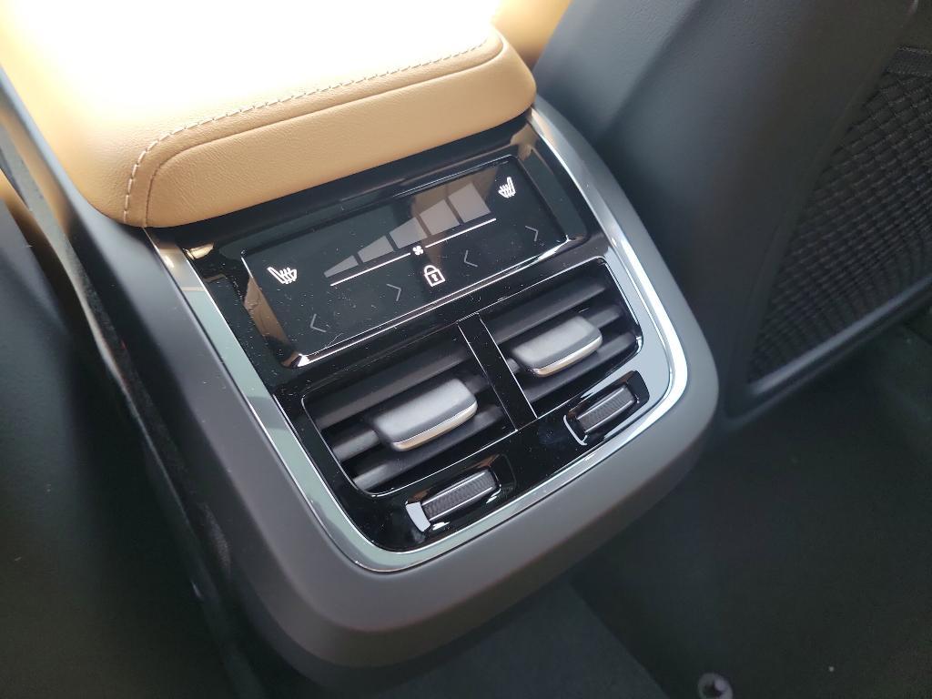 new 2025 Volvo XC60 car, priced at $61,010