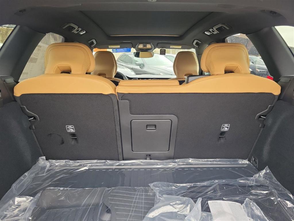 new 2025 Volvo XC60 car, priced at $61,010