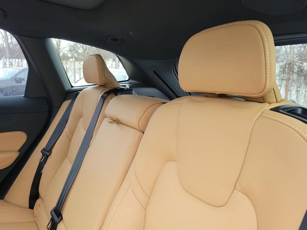 new 2025 Volvo XC60 car, priced at $61,010