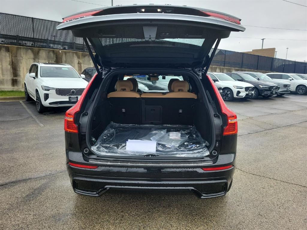 new 2025 Volvo XC60 car, priced at $61,010