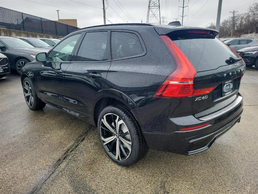 new 2025 Volvo XC60 car, priced at $61,010