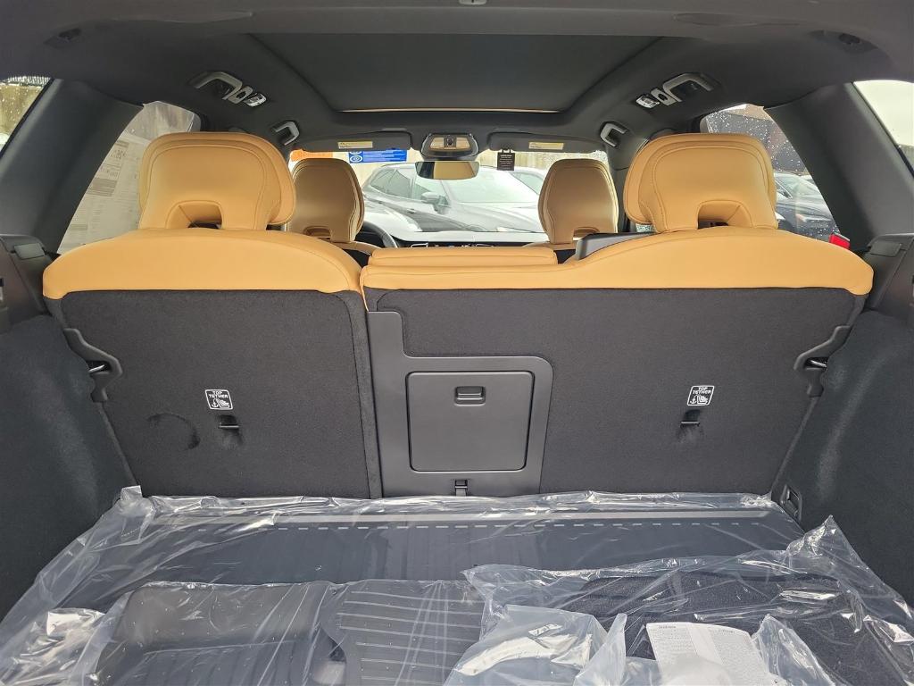 new 2025 Volvo XC60 car, priced at $61,010