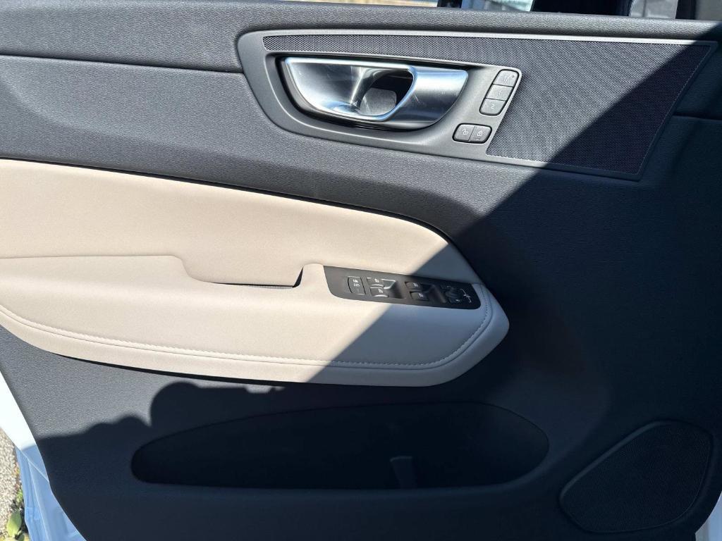 new 2026 Volvo XC60 car, priced at $57,985