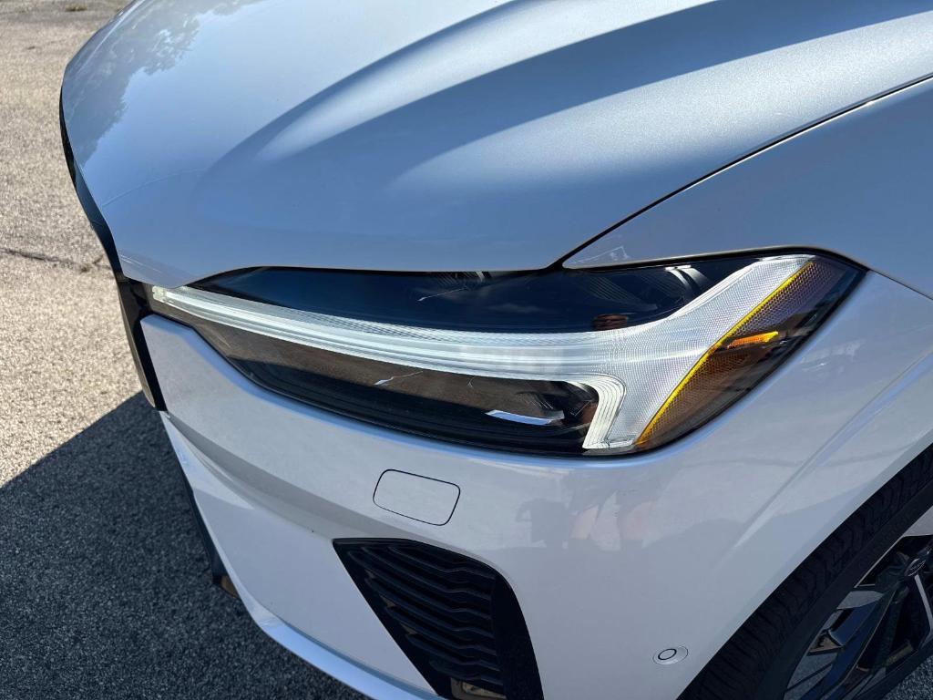 new 2026 Volvo XC60 car, priced at $57,985