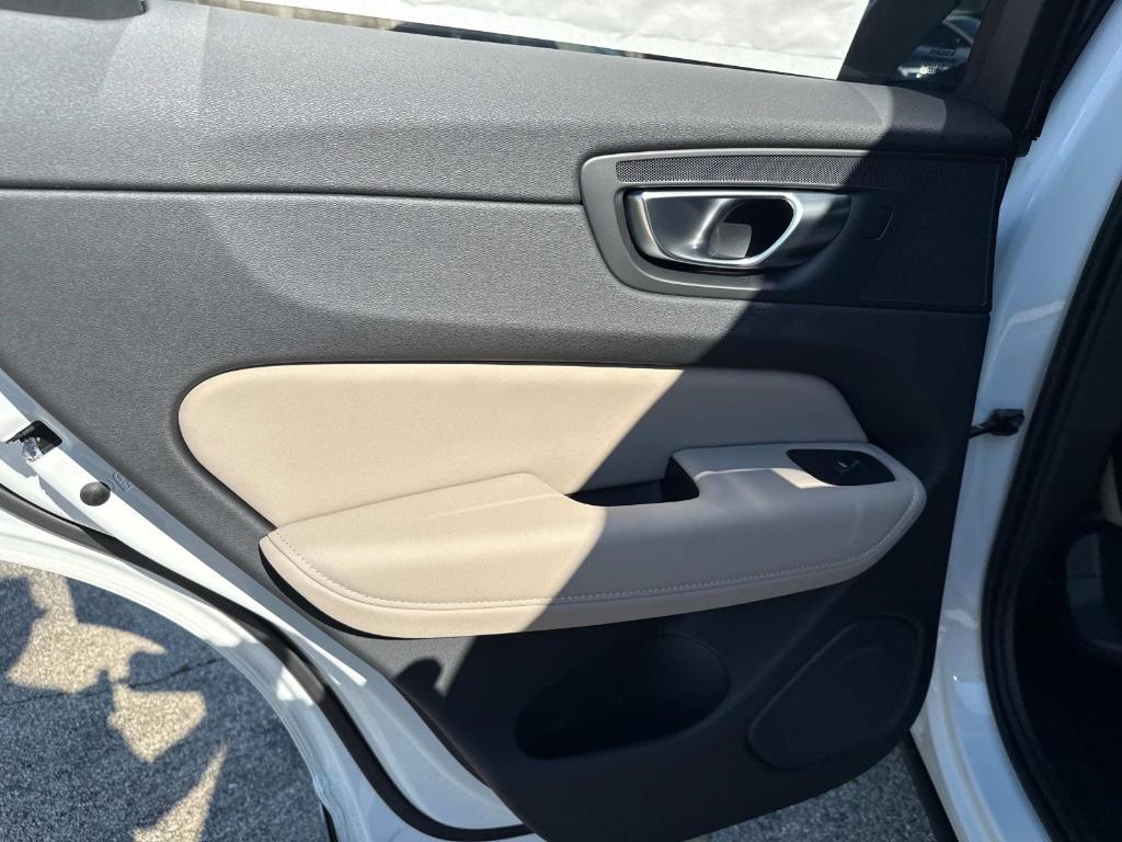 new 2026 Volvo XC60 car, priced at $57,985