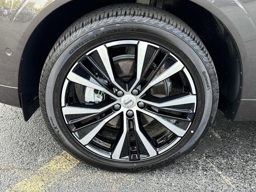 used 2025 Volvo XC60 car, priced at $39,991