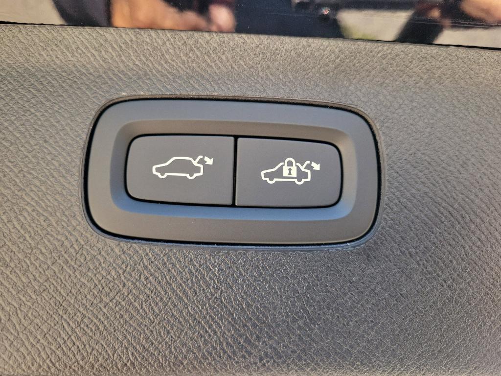 new 2025 Volvo XC90 Plug-In Hybrid car, priced at $92,095