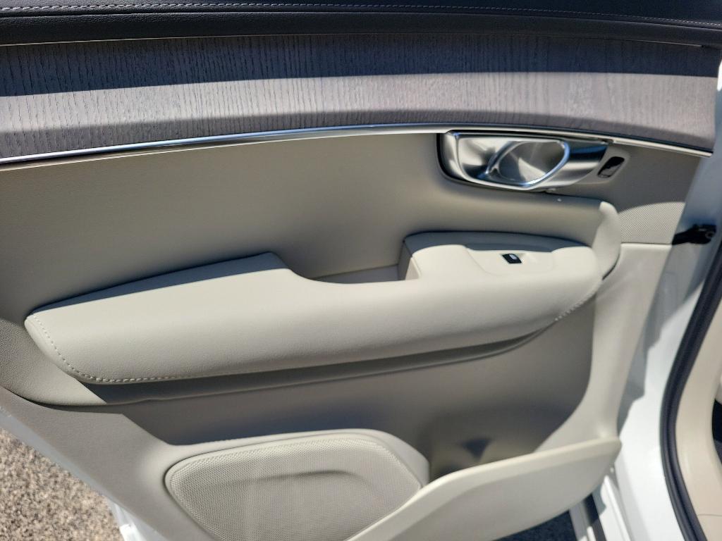 new 2025 Volvo XC90 Plug-In Hybrid car, priced at $82,405