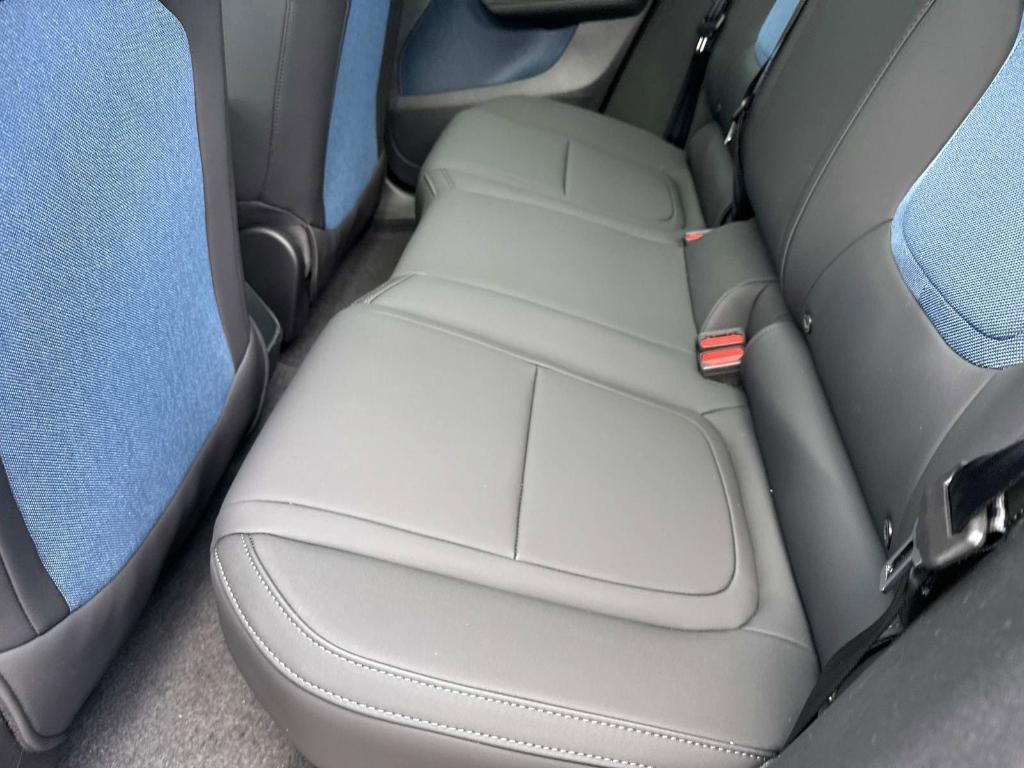 new 2025 Volvo EX30 car