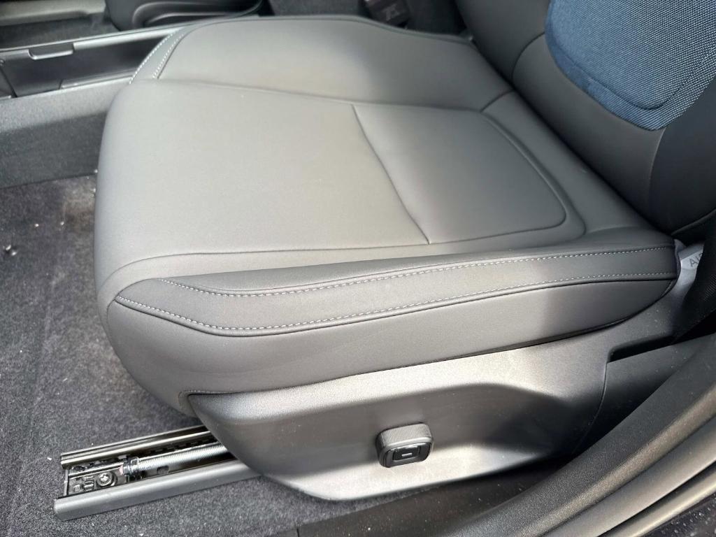 new 2025 Volvo EX30 car
