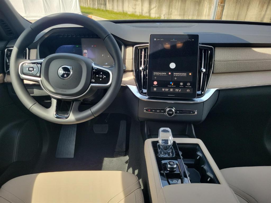 new 2025 Volvo XC90 car, priced at $69,155