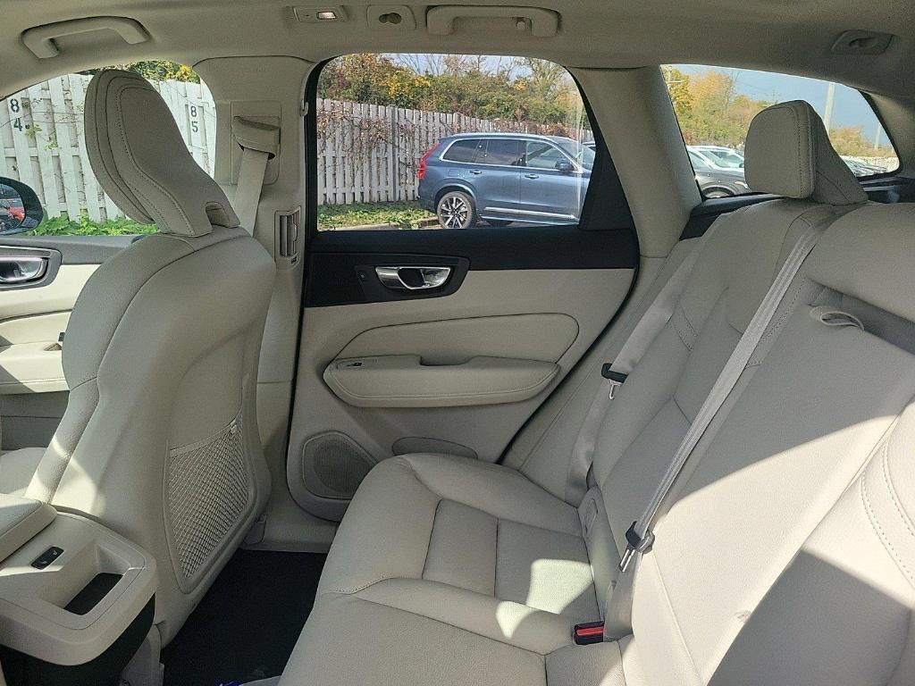 new 2025 Volvo XC60 car, priced at $55,335