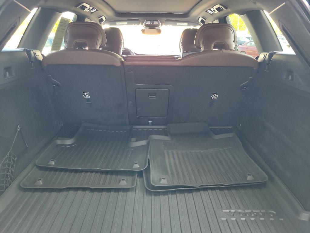 used 2022 Volvo XC60 car, priced at $40,989