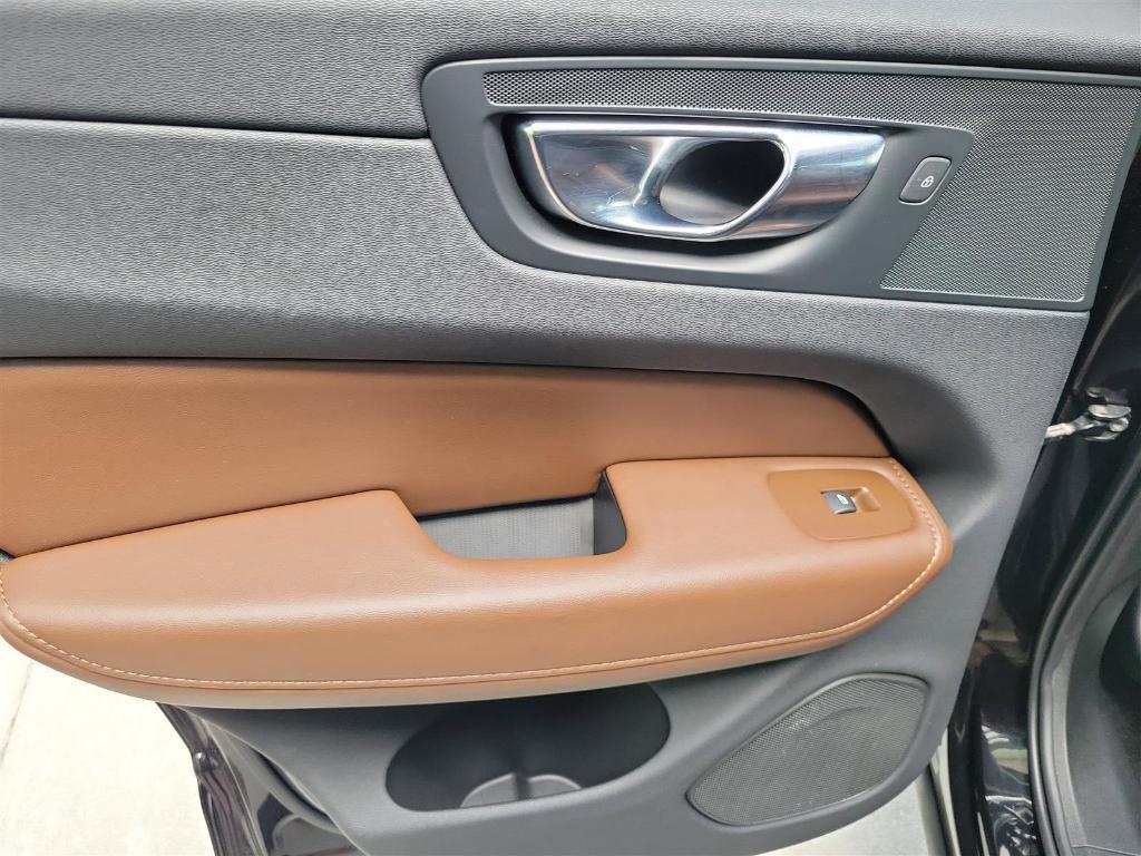 used 2022 Volvo XC60 car, priced at $39,911