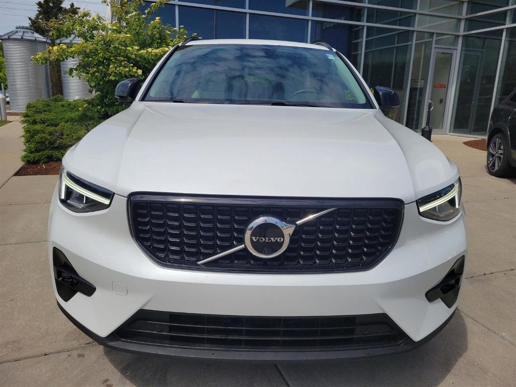 used 2023 Volvo XC40 car, priced at $36,987