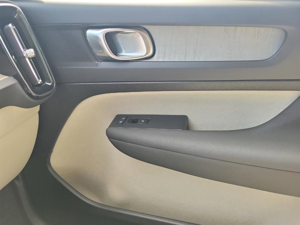 used 2023 Volvo XC40 car, priced at $40,989
