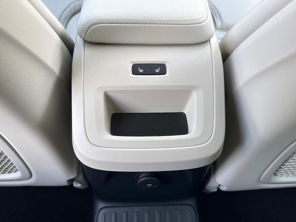 used 2024 Volvo XC60 Recharge Plug-In Hybrid car, priced at $63,989