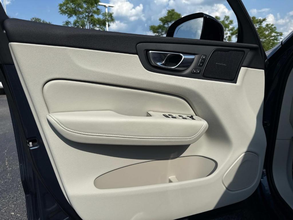 used 2024 Volvo XC60 Recharge Plug-In Hybrid car, priced at $63,989