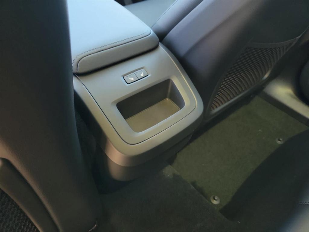 new 2025 Volvo XC60 car, priced at $49,095