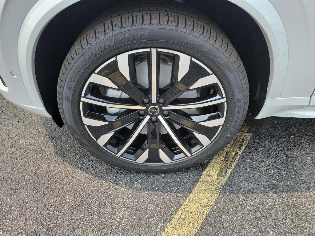 new 2025 Volvo XC90 car, priced at $69,545