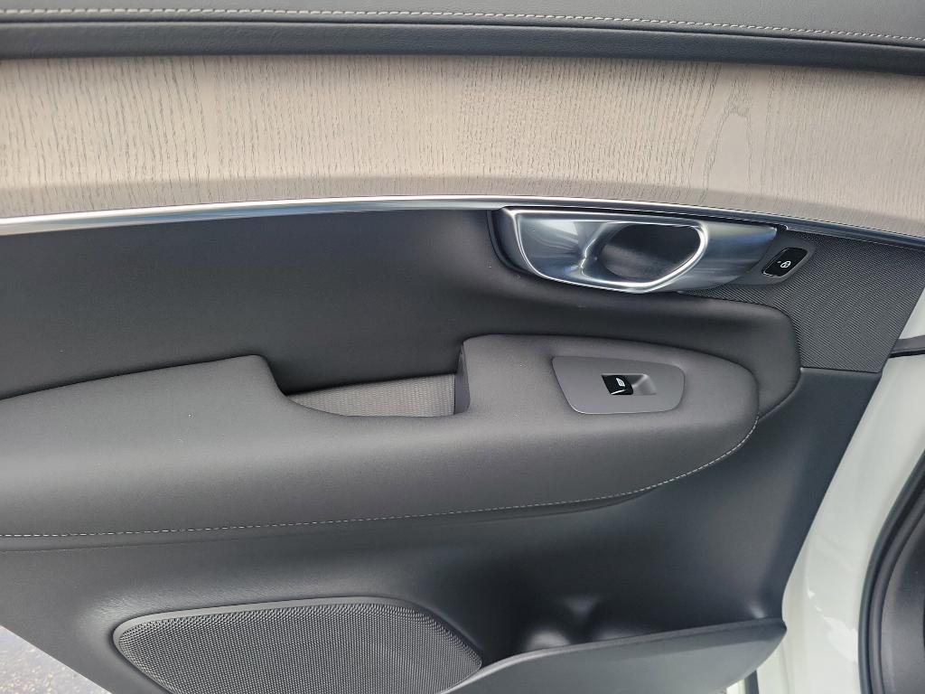 new 2025 Volvo XC90 Plug-In Hybrid car, priced at $82,405