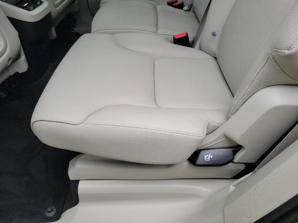 used 2023 Volvo XC90 car, priced at $50,989