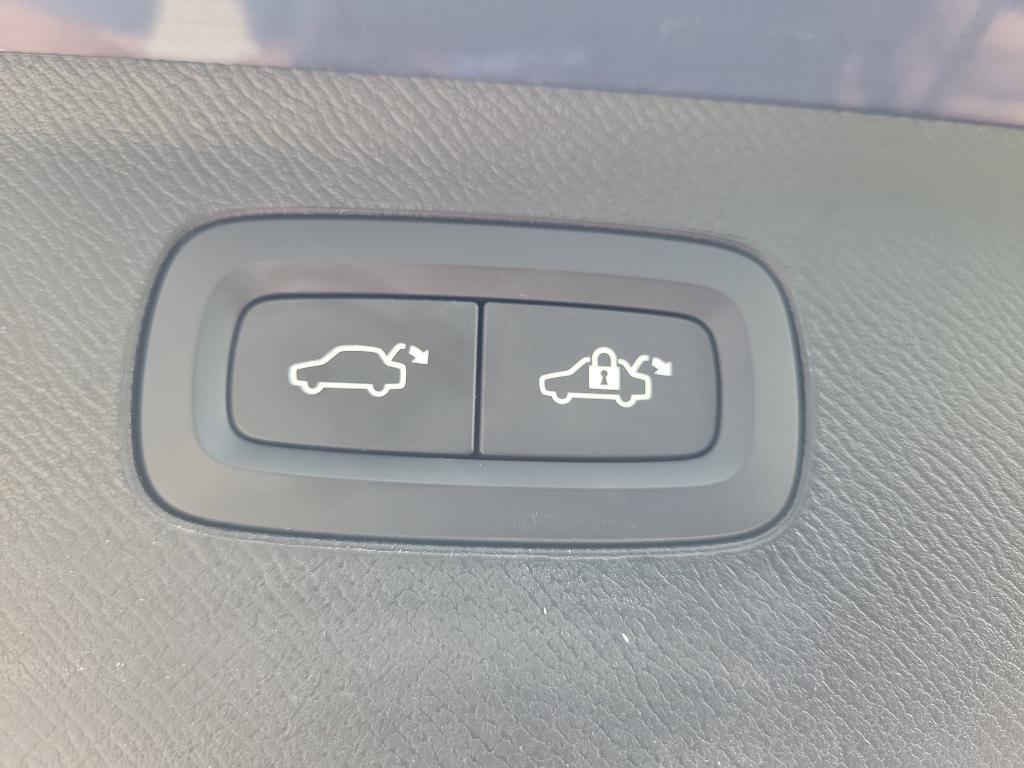 used 2023 Volvo XC90 car, priced at $50,989