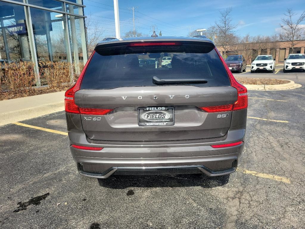 new 2025 Volvo XC60 car, priced at $50,705