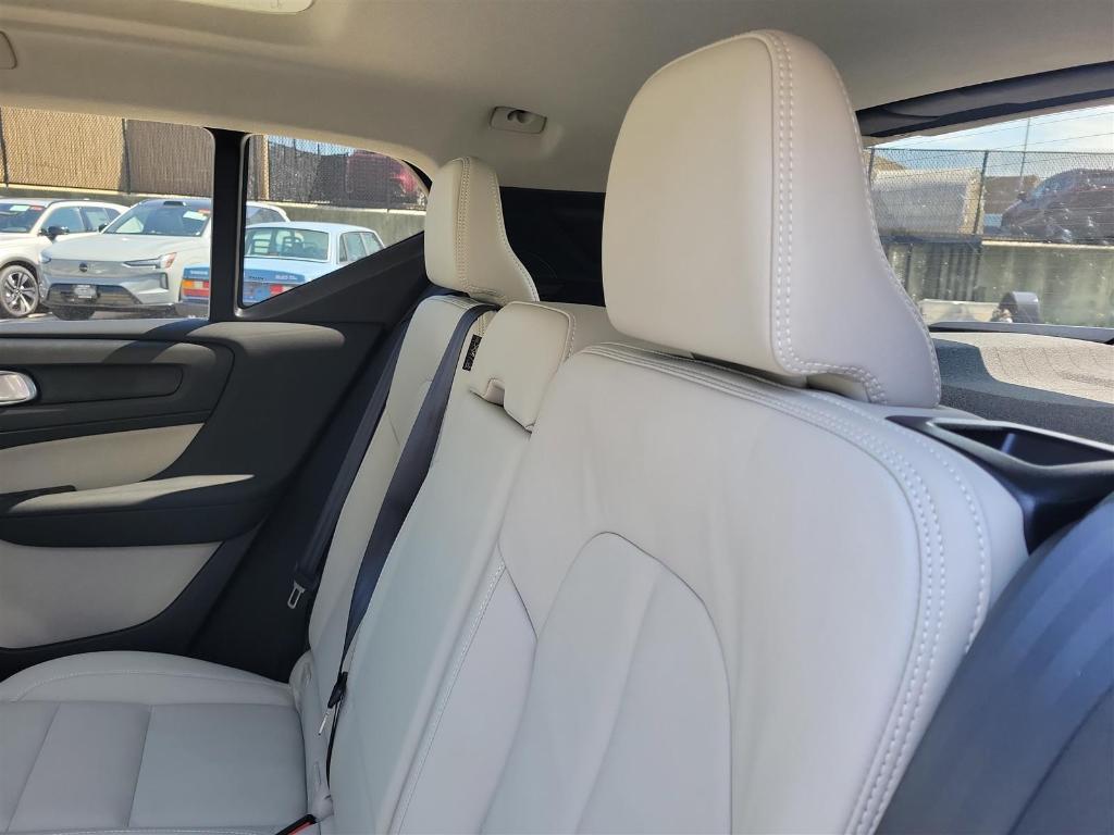 new 2025 Volvo XC40 car, priced at $48,335